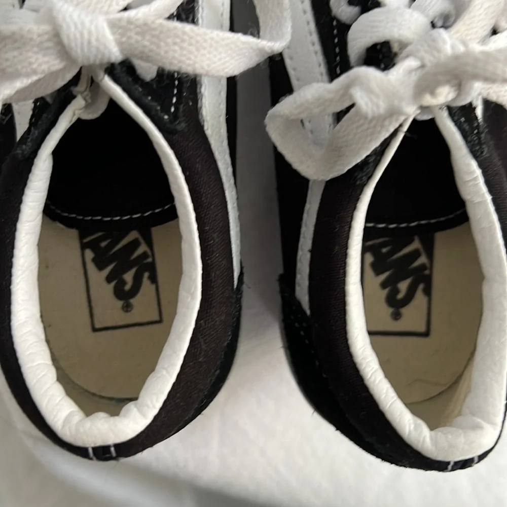 Old skool Vans sneakers, black and white, size 1 kids - Picture 5 of 16